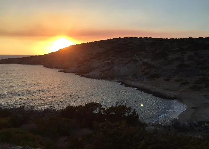 Amalthea Schinousa * Schoinoussa